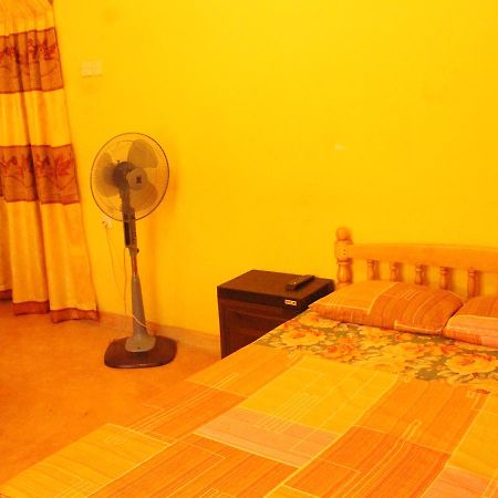 Gt Homes Peradeniya Luaran gambar