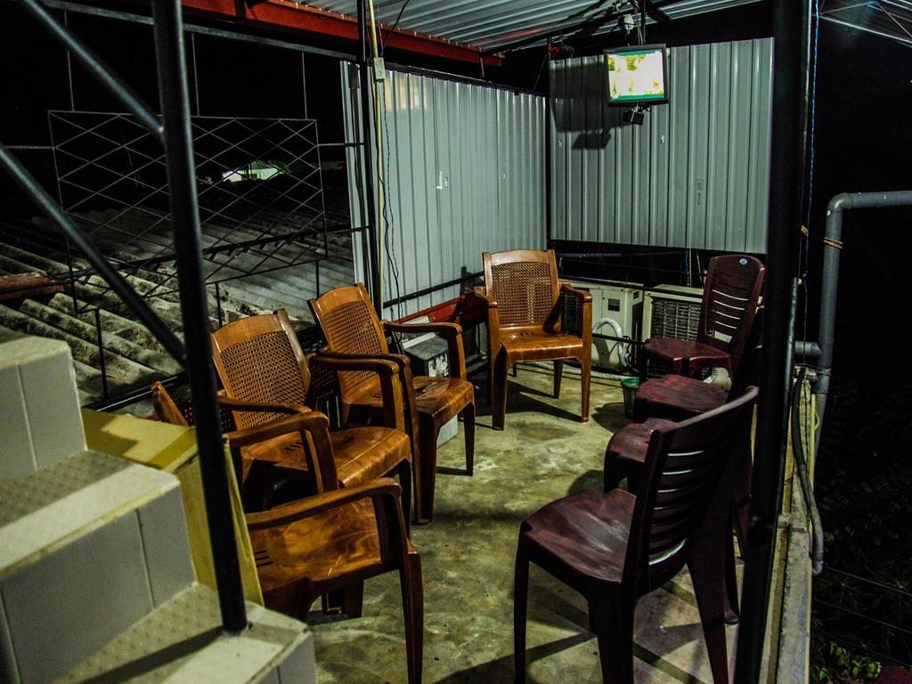 Gt Homes Peradeniya Luaran gambar