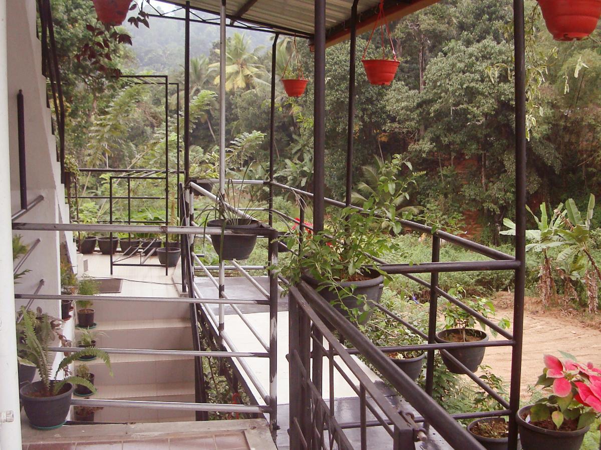 Gt Homes Peradeniya Luaran gambar