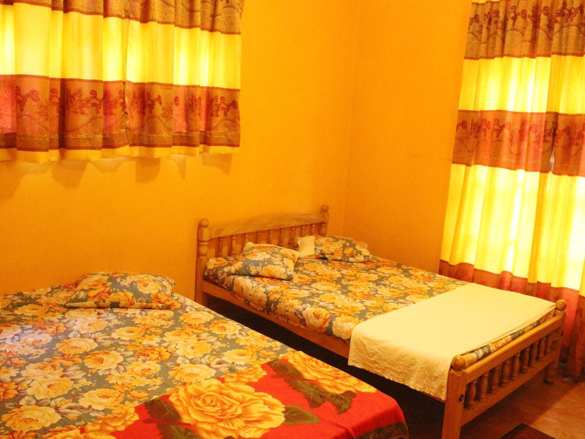 Gt Homes Peradeniya Luaran gambar